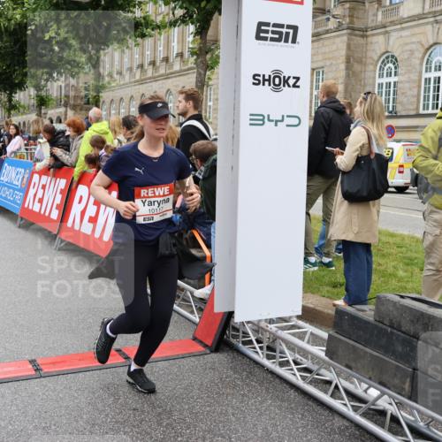 14.06.2026 - REWE Women's Run Strokosch-Dieckow http://msf.ph/oto/9786432 14.06.2026 10:07:22 Ziel 10006, 10007, 10008, 10009, 10117, 10205, 10467, 10508, 10888, 10949, 11084, 11127, 11161, 11192 meine-sportfotos.de