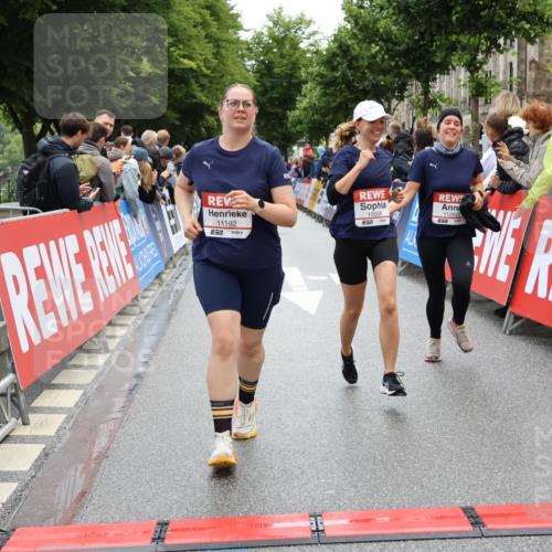 14.06.2026 - REWE Women's Run Strokosch-Dieckow http://msf.ph/oto/9786436 14.06.2026 10:07:26 Ziel 10006, 10007, 10008, 10009, 10117, 10508, 11127, 11192, 11252 meine-sportfotos.de