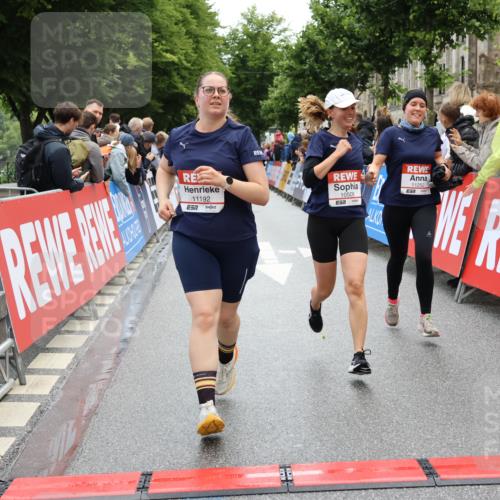 14.06.2026 - REWE Women's Run Strokosch-Dieckow http://msf.ph/oto/9786437 14.06.2026 10:07:26 Ziel 10006, 10007, 10008, 10009, 10117, 10508, 11127, 11192, 11252 meine-sportfotos.de