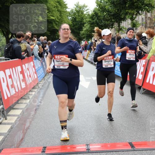 14.06.2026 - REWE Women's Run Strokosch-Dieckow http://msf.ph/oto/9786438 14.06.2026 10:07:26 Ziel 10006, 10007, 10008, 10009, 10117, 10508, 11127, 11192, 11252 meine-sportfotos.de