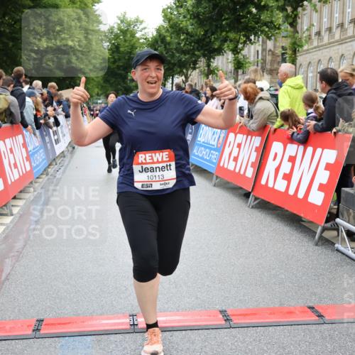 14.06.2026 - REWE Women's Run Strokosch-Dieckow http://msf.ph/oto/9786450 14.06.2026 10:07:35 Ziel 10113, 10861, 11252 meine-sportfotos.de