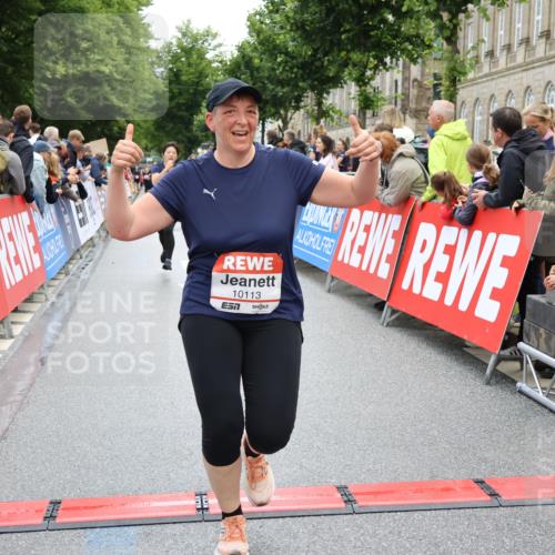 14.06.2026 - REWE Women's Run Strokosch-Dieckow http://msf.ph/oto/9786451 14.06.2026 10:07:35 Ziel 10113, 10861, 11252 meine-sportfotos.de