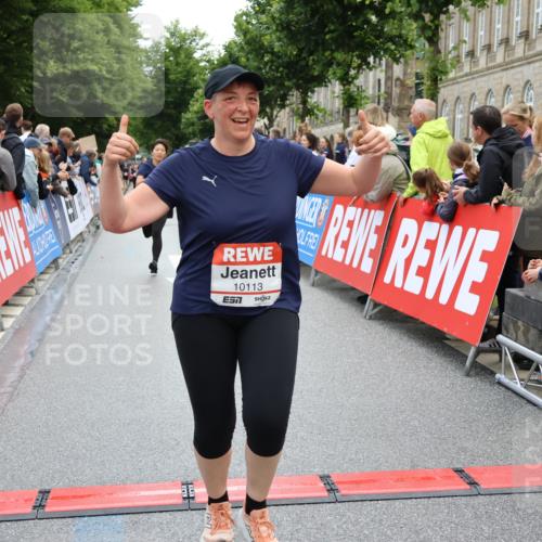 14.06.2026 - REWE Women's Run Strokosch-Dieckow http://msf.ph/oto/9786452 14.06.2026 10:07:35 Ziel 10113, 10861, 11252 meine-sportfotos.de