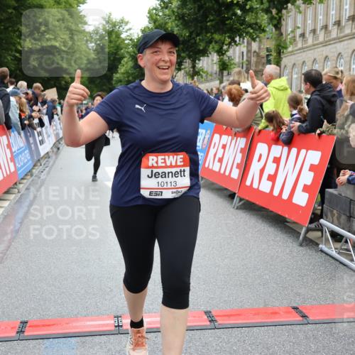 14.06.2026 - REWE Women's Run Strokosch-Dieckow http://msf.ph/oto/9786453 14.06.2026 10:07:35 Ziel 10113, 10861, 11252 meine-sportfotos.de
