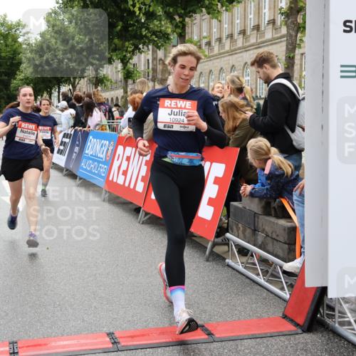 14.06.2026 - REWE Women's Run Strokosch-Dieckow http://msf.ph/oto/9786463 14.06.2026 10:07:42 Ziel 10113, 10861, 10924, 10965, 11077 meine-sportfotos.de