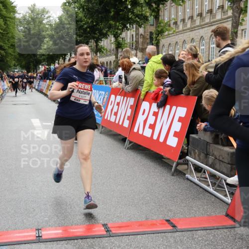 14.06.2026 - REWE Women's Run Strokosch-Dieckow http://msf.ph/oto/9786466 14.06.2026 10:07:43 Ziel 10861, 10924, 10965, 11077 meine-sportfotos.de