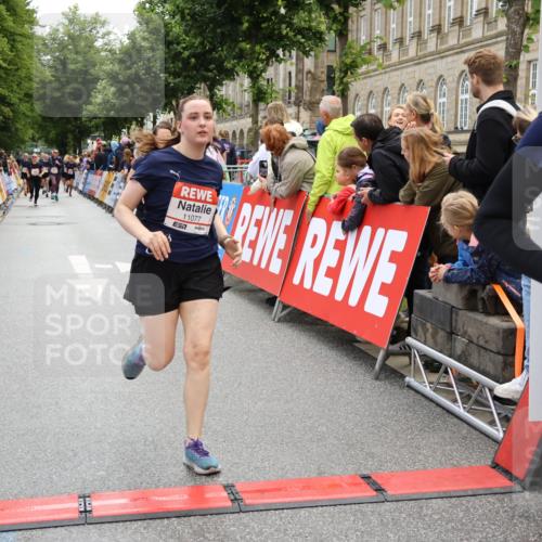 14.06.2026 - REWE Women's Run Strokosch-Dieckow http://msf.ph/oto/9786467 14.06.2026 10:07:43 Ziel 10861, 10924, 10965, 11077 meine-sportfotos.de
