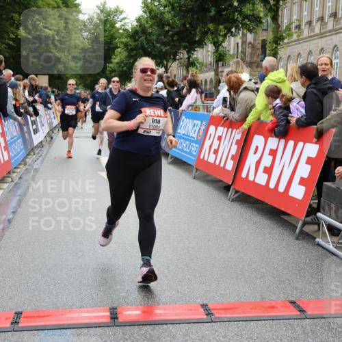 14.06.2026 - REWE Women's Run Strokosch-Dieckow http://msf.ph/oto/9786481 14.06.2026 10:07:50 Ziel 10237, 10924, 10965, 11021, 11062, 11077, 11098, 11099 meine-sportfotos.de