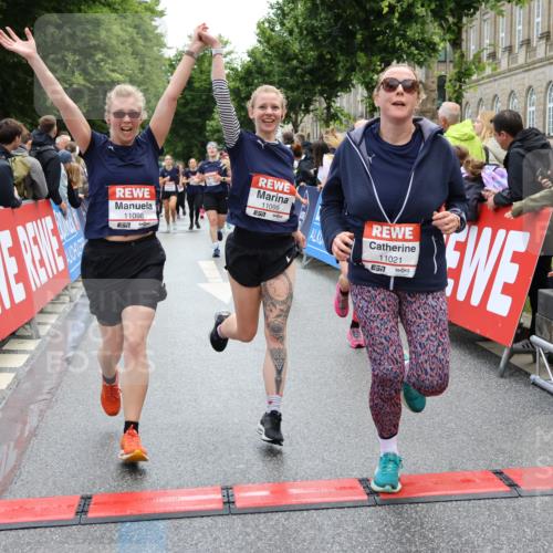 14.06.2026 - REWE Women's Run Strokosch-Dieckow http://msf.ph/oto/9786491 14.06.2026 10:07:53 Ziel 10194, 10237, 11021, 11062, 11098, 11099, 11496 meine-sportfotos.de