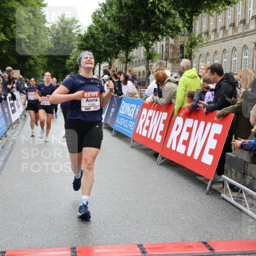 14.06.2026 - REWE Women's Run Strokosch-Dieckow http://msf.ph/oto/9786498 14.06.2026 10:07:57 Ziel 10126, 10164, 10194, 10237, 10852, 11021, 11062, 11098, 11099, 11156, 11496 meine-sportfotos.de