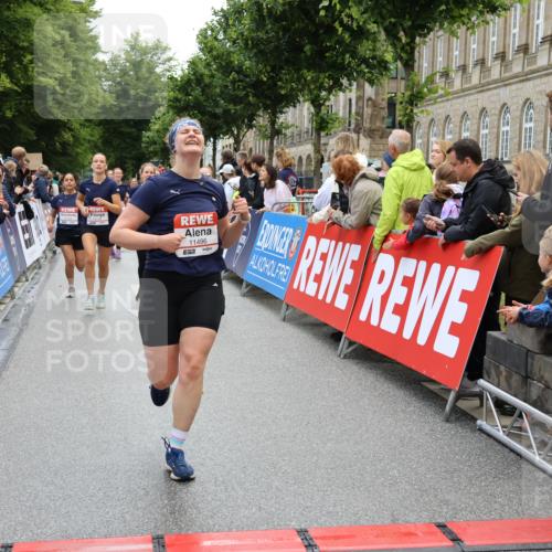 14.06.2026 - REWE Women's Run Strokosch-Dieckow http://msf.ph/oto/9786499 14.06.2026 10:07:57 Ziel 10126, 10164, 10194, 10237, 10852, 11021, 11062, 11098, 11099, 11156, 11496 meine-sportfotos.de