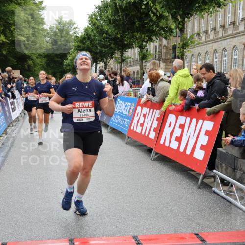 14.06.2026 - REWE Women's Run Strokosch-Dieckow http://msf.ph/oto/9786501 14.06.2026 10:07:57 Ziel 10126, 10164, 10194, 10237, 10852, 11021, 11062, 11098, 11099, 11156, 11496 meine-sportfotos.de