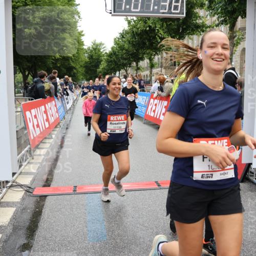 14.06.2026 - REWE Women's Run Strokosch-Dieckow http://msf.ph/oto/9786509 14.06.2026 10:08:00 Ziel 10126, 10164, 10194, 10237, 10350, 10414, 10685, 10852, 11021, 11033, 11063, 11098, 11099, 11156, 11496 meine-sportfotos.de
