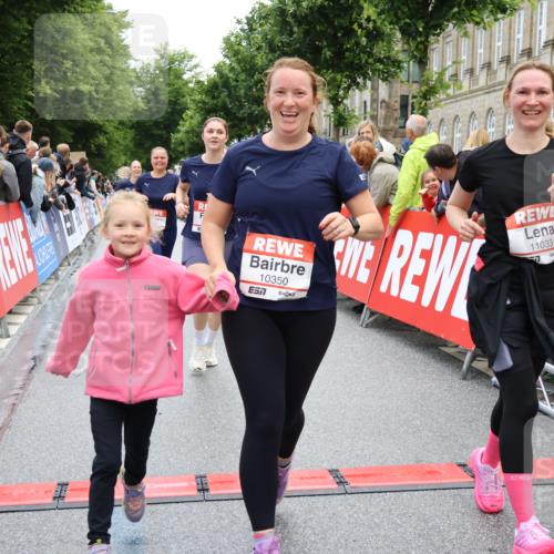 14.06.2026 - REWE Women's Run Strokosch-Dieckow http://msf.ph/oto/9786514 14.06.2026 10:08:03 Ziel 10126, 10164, 10194, 10213, 10350, 10414, 10685, 10852, 11033, 11063, 11073, 11156, 11496 meine-sportfotos.de