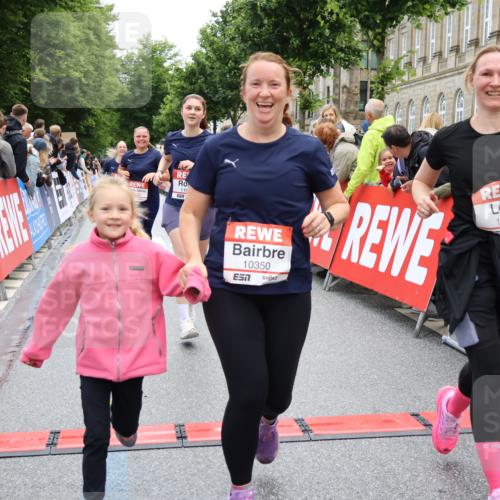 14.06.2026 - REWE Women's Run Strokosch-Dieckow http://msf.ph/oto/9786515 14.06.2026 10:08:03 Ziel 10126, 10164, 10194, 10213, 10350, 10414, 10685, 10852, 11033, 11063, 11073, 11156, 11496 meine-sportfotos.de