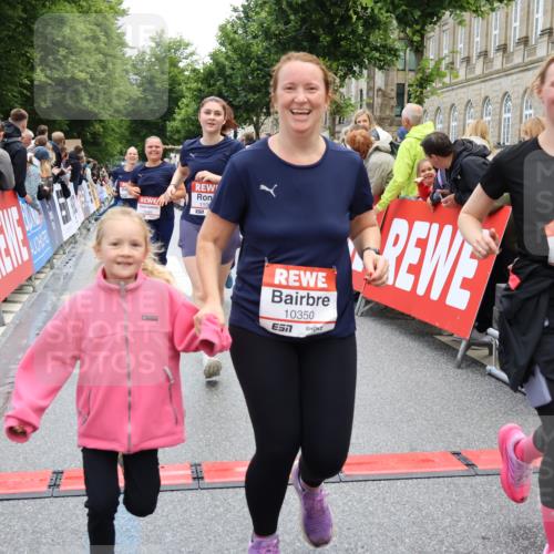 14.06.2026 - REWE Women's Run Strokosch-Dieckow http://msf.ph/oto/9786516 14.06.2026 10:08:03 Ziel 10126, 10164, 10194, 10213, 10350, 10414, 10685, 10852, 11033, 11063, 11073, 11156, 11496 meine-sportfotos.de