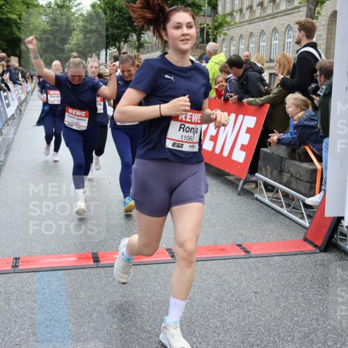 14.06.2026 - REWE Women's Run Strokosch-Dieckow http://msf.ph/oto/9786522 14.06.2026 10:08:04 Ziel 10126, 10164, 10213, 10350, 10414, 10685, 10852, 11033, 11063, 11073, 11156, 11496 meine-sportfotos.de