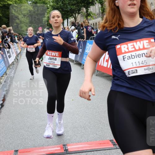 14.06.2026 - REWE Women's Run Strokosch-Dieckow http://msf.ph/oto/9786545 14.06.2026 10:08:13 Ziel 10213, 10739, 10743, 11073, 11145, 11393, 11480 meine-sportfotos.de