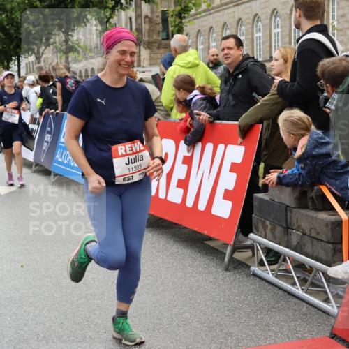 14.06.2026 - REWE Women's Run Strokosch-Dieckow http://msf.ph/oto/9786552 14.06.2026 10:08:17 Ziel 10353, 10723, 10739, 10743, 11145, 11376, 11393, 11480 meine-sportfotos.de