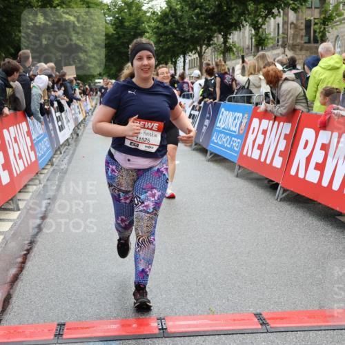 14.06.2026 - REWE Women's Run Strokosch-Dieckow http://msf.ph/oto/9786567 14.06.2026 10:08:30 Ziel 10371, 10574, 10578, 10760, 10764, 10963, 11525 meine-sportfotos.de