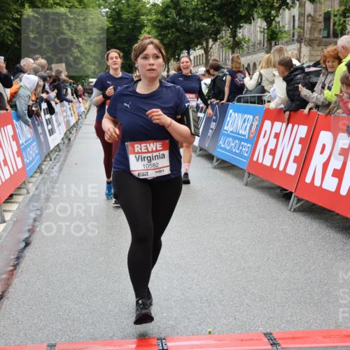 14.06.2026 - REWE Women's Run Strokosch-Dieckow http://msf.ph/oto/9786579 14.06.2026 10:08:36 Ziel 10504, 10582, 10760, 10764, 10766, 10963, 11176, 11200, 11525 meine-sportfotos.de