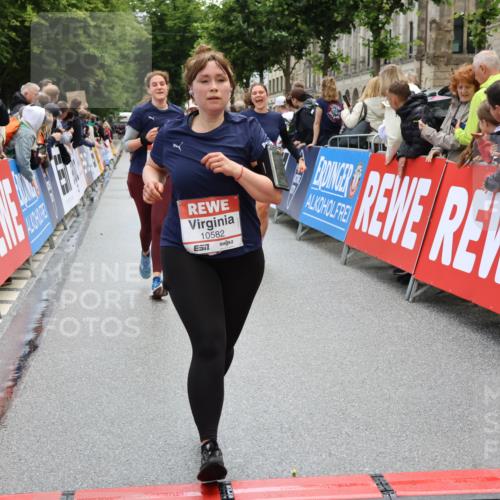 14.06.2026 - REWE Women's Run Strokosch-Dieckow http://msf.ph/oto/9786580 14.06.2026 10:08:36 Ziel 10504, 10582, 10760, 10764, 10766, 10963, 11176, 11200, 11525 meine-sportfotos.de