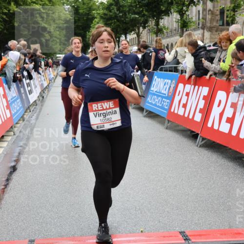 14.06.2026 - REWE Women's Run Strokosch-Dieckow http://msf.ph/oto/9786581 14.06.2026 10:08:36 Ziel 10504, 10582, 10760, 10764, 10766, 10963, 11176, 11200, 11525 meine-sportfotos.de
