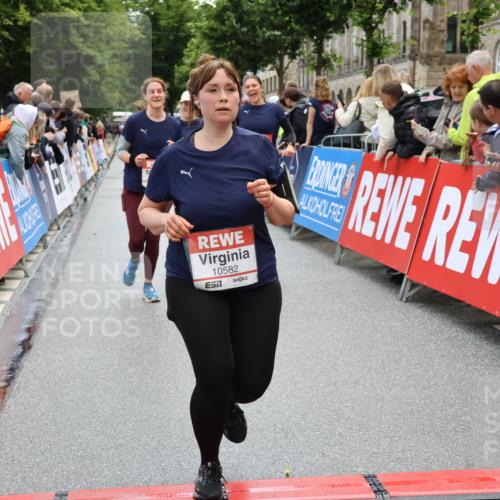 14.06.2026 - REWE Women's Run Strokosch-Dieckow http://msf.ph/oto/9786582 14.06.2026 10:08:36 Ziel 10504, 10582, 10760, 10764, 10766, 10963, 11176, 11200, 11525 meine-sportfotos.de