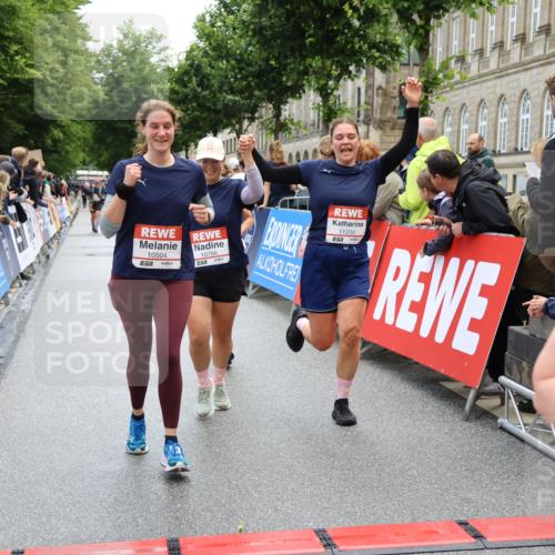 14.06.2026 - REWE Women's Run Strokosch-Dieckow http://msf.ph/oto/9786585 14.06.2026 10:08:37 Ziel 10504, 10582, 10760, 10764, 10766, 10963, 11176, 11200, 11525 meine-sportfotos.de