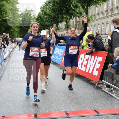 14.06.2026 - REWE Women's Run Strokosch-Dieckow http://msf.ph/oto/9786586 14.06.2026 10:08:37 Ziel 10504, 10582, 10760, 10764, 10766, 10963, 11176, 11200, 11525 meine-sportfotos.de