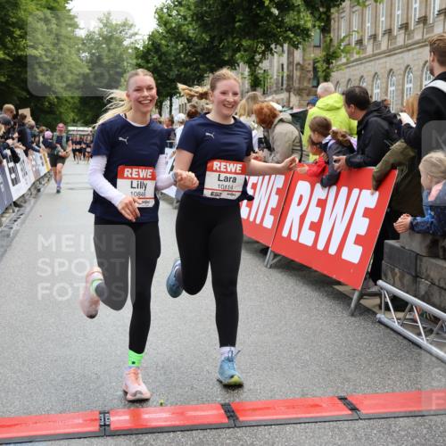 14.06.2026 - REWE Women's Run Strokosch-Dieckow http://msf.ph/oto/9786592 14.06.2026 10:08:44 Ziel 10114, 10361, 10504, 10582, 10766, 10846, 11176, 11200 meine-sportfotos.de