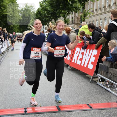 14.06.2026 - REWE Women's Run Strokosch-Dieckow http://msf.ph/oto/9786593 14.06.2026 10:08:44 Ziel 10114, 10361, 10504, 10582, 10766, 10846, 11176, 11200 meine-sportfotos.de