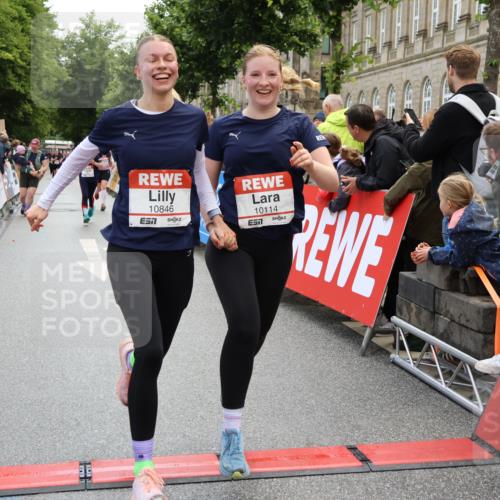 14.06.2026 - REWE Women's Run Strokosch-Dieckow http://msf.ph/oto/9786596 14.06.2026 10:08:45 Ziel 10114, 10361, 10504, 10766, 10846, 11176, 11200 meine-sportfotos.de