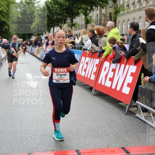 14.06.2026 - REWE Women's Run Strokosch-Dieckow http://msf.ph/oto/9786600 14.06.2026 10:08:48 Ziel 10022, 10114, 10361, 10846, 11071 meine-sportfotos.de