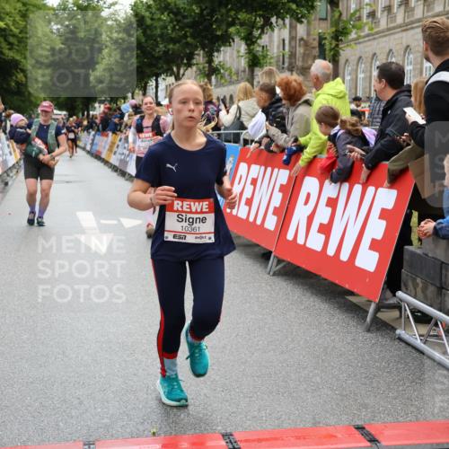 14.06.2026 - REWE Women's Run Strokosch-Dieckow http://msf.ph/oto/9786601 14.06.2026 10:08:48 Ziel 10022, 10114, 10361, 10846, 11071 meine-sportfotos.de