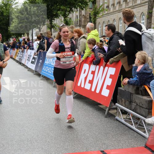 14.06.2026 - REWE Women's Run Strokosch-Dieckow http://msf.ph/oto/9786602 14.06.2026 10:08:50 Ziel 10022, 10114, 10361, 10846, 11071 meine-sportfotos.de