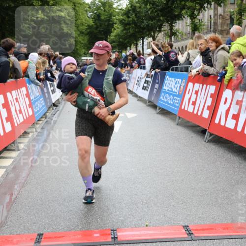 14.06.2026 - REWE Women's Run Strokosch-Dieckow http://msf.ph/oto/9786606 14.06.2026 10:08:51 Ziel 10022, 10114, 10361, 10846, 11071 meine-sportfotos.de