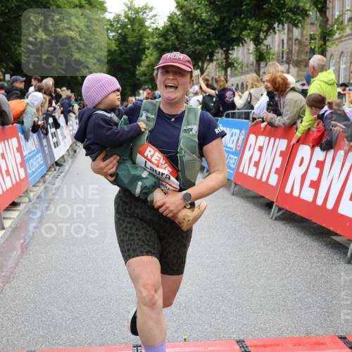 14.06.2026 - REWE Women's Run Strokosch-Dieckow http://msf.ph/oto/9786617 14.06.2026 10:08:52 Ziel 10022, 10114, 10361, 10846, 11071 meine-sportfotos.de