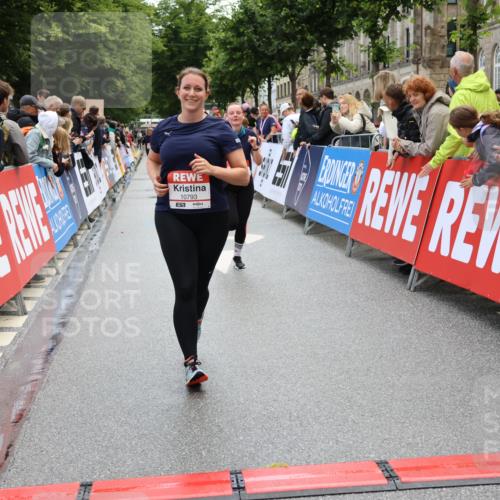14.06.2026 - REWE Women's Run Strokosch-Dieckow http://msf.ph/oto/9786629 14.06.2026 10:09:00 Ziel 10124, 10259, 10376, 10692, 10793, 11197, 11219 meine-sportfotos.de