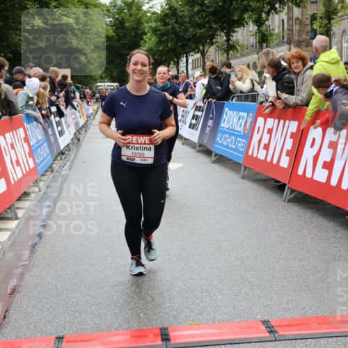 14.06.2026 - REWE Women's Run Strokosch-Dieckow http://msf.ph/oto/9786631 14.06.2026 10:09:00 Ziel 10124, 10259, 10376, 10692, 10793, 11197, 11219 meine-sportfotos.de