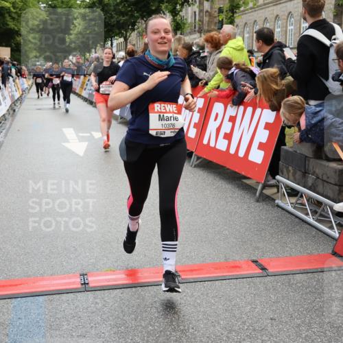 14.06.2026 - REWE Women's Run Strokosch-Dieckow http://msf.ph/oto/9786633 14.06.2026 10:09:02 Ziel 10124, 10259, 10376, 10692, 10793, 11159, 11197, 11219 meine-sportfotos.de