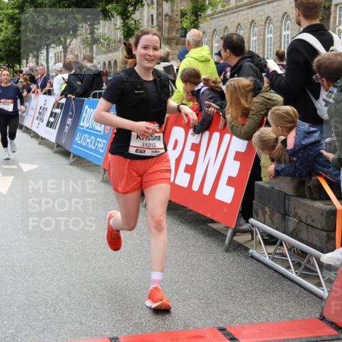 14.06.2026 - REWE Women's Run Strokosch-Dieckow http://msf.ph/oto/9786638 14.06.2026 10:09:04 Ziel 10124, 10248, 10259, 10376, 10692, 10793, 11159, 11197, 11219 meine-sportfotos.de