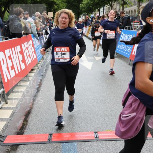14.06.2026 - REWE Women's Run Strokosch-Dieckow http://msf.ph/oto/9786654 14.06.2026 10:09:09 Ziel 10248, 10376, 10884, 11153, 11159, 11219, 11455, 11489 meine-sportfotos.de