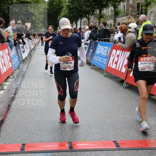 14.06.2026 - REWE Women's Run Strokosch-Dieckow http://msf.ph/oto/9786655 14.06.2026 10:09:13 Ziel 10248, 10751, 10884, 11153, 11159, 11455, 11489 meine-sportfotos.de