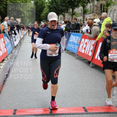 14.06.2026 - REWE Women's Run Strokosch-Dieckow http://msf.ph/oto/9786658 14.06.2026 10:09:13 Ziel 10248, 10751, 10884, 11153, 11159, 11455, 11489 meine-sportfotos.de
