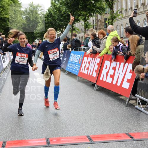 14.06.2026 - REWE Women's Run Strokosch-Dieckow http://msf.ph/oto/9786674 14.06.2026 10:09:25 Ziel 10383, 10712, 10800, 11057, 11284 meine-sportfotos.de