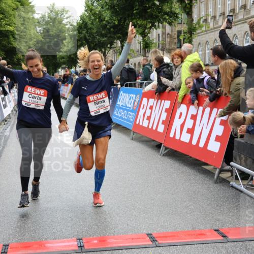14.06.2026 - REWE Women's Run Strokosch-Dieckow http://msf.ph/oto/9786677 14.06.2026 10:09:25 Ziel 10383, 10712, 10800, 11057, 11284 meine-sportfotos.de