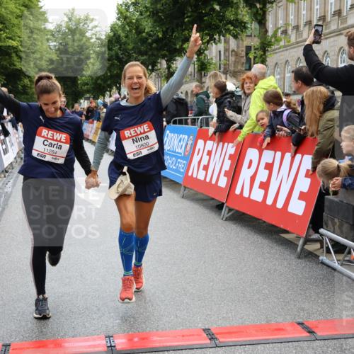 14.06.2026 - REWE Women's Run Strokosch-Dieckow http://msf.ph/oto/9786679 14.06.2026 10:09:26 Ziel 10383, 10712, 10800, 11057, 11284 meine-sportfotos.de