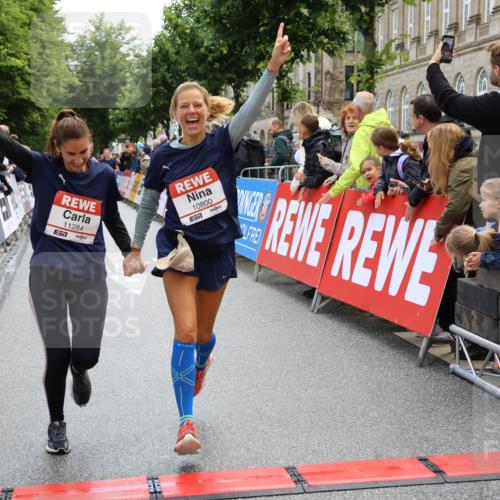 14.06.2026 - REWE Women's Run Strokosch-Dieckow http://msf.ph/oto/9786680 14.06.2026 10:09:26 Ziel 10383, 10712, 10800, 11057, 11284 meine-sportfotos.de