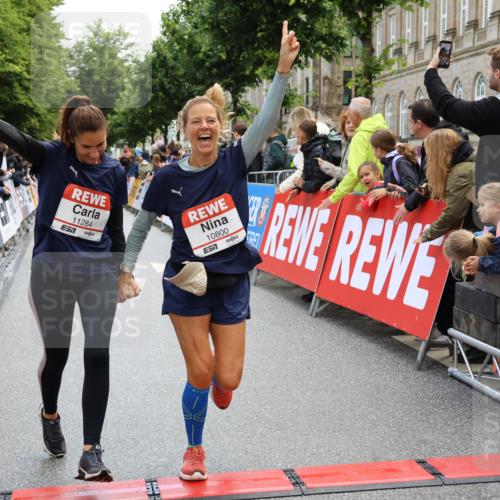 14.06.2026 - REWE Women's Run Strokosch-Dieckow http://msf.ph/oto/9786682 14.06.2026 10:09:26 Ziel 10383, 10712, 10800, 11057, 11284 meine-sportfotos.de